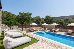 Adonis Villa in nature